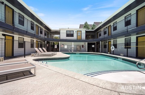 Brentwood Apartment | Walk to Restaurants or Cook in Subway Tile Kitchen