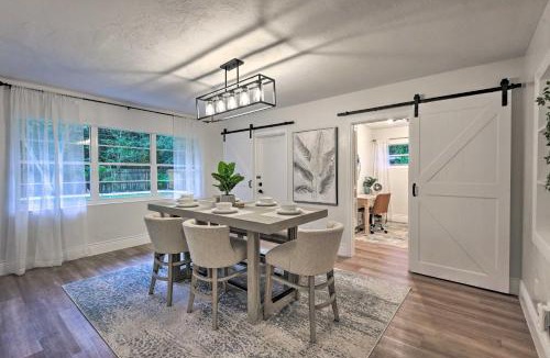 South Sarasota House | Walk to Restaurants: Sarasota Home w/Lanai!
