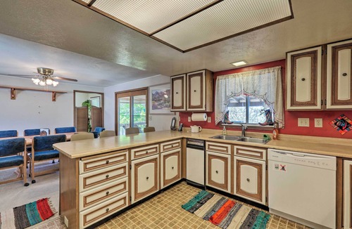 Page House | Walk to Rim View Trail: Page Home w/Deck & Yard