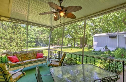 Bellevue House | Walk to River! 'It's A Wonderful Life' Cottage