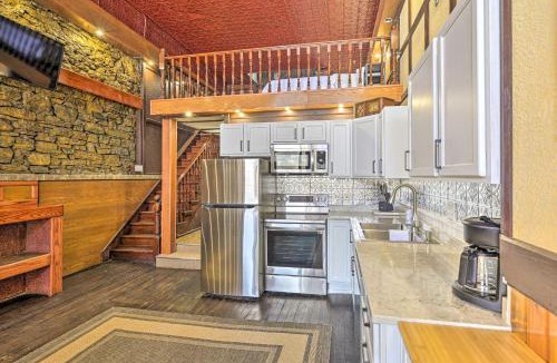 Lansing House | Walk to River Unique Studio in Renovated Bar!