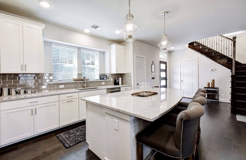 Southtown House | Walk to Riverwalk & Alamo Luxury Southtown 3BR Stylish Home Near Alamodome