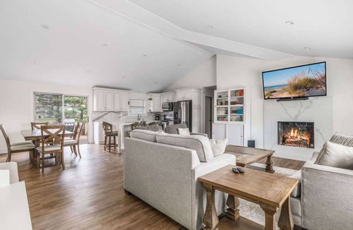 Benton Harbor House | Walk to Rocky Gap Beach, Trails & Nr St Joe Fun