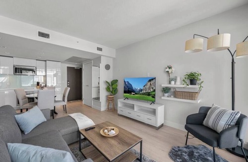 Victoria Park Condo | Walk to Saddledome | AC | DT Views | UG Parking