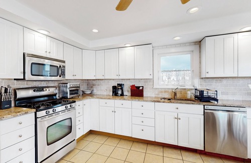 Scituate House | Walk to Sandhills Beach! Sunny Group Getaway