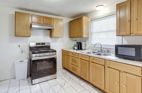 Attleboro House | Walk to Shops & Eats! Attleboro Basecamp