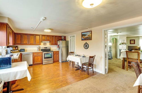Elizabeth Apartment | Walk to Shops & Eats: Apt in Downtown Elizabeth