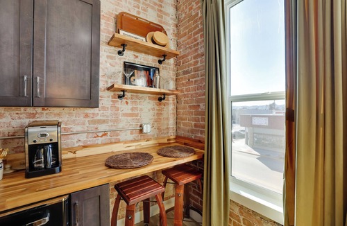 Emmett Apartment | Walk to Shops & Eats: Charming Dtwn Emmett Apt!