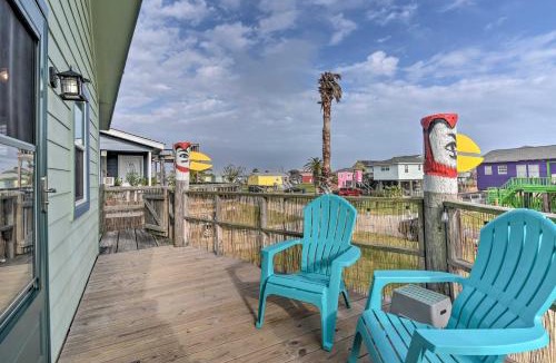 Surfside Beach Apartment | Walk to Shore: Cottage w/Deck in Surfside Beach!