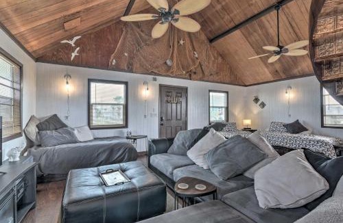 Surfside Beach Apartment | Walk to Shore: Cottage w/Deck in Surfside Beach!