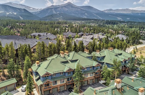 Four O'Clock Apartment | Walk to Shuttle, Lift & Main St! Breck Ski Base