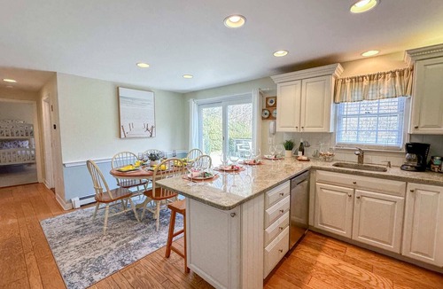 Orleans House | Walk to Skaket Beach, Great Backyard!