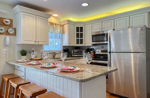 Orleans House | Walk to Skaket Beach, Great Backyard!