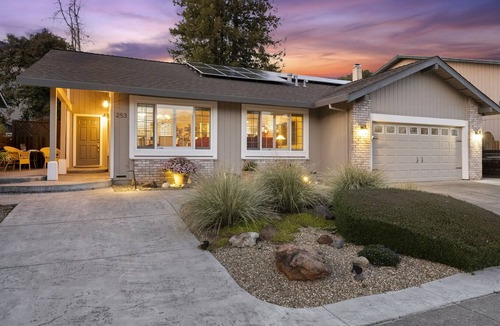 Sonoma House | Walk to Sonoma Square