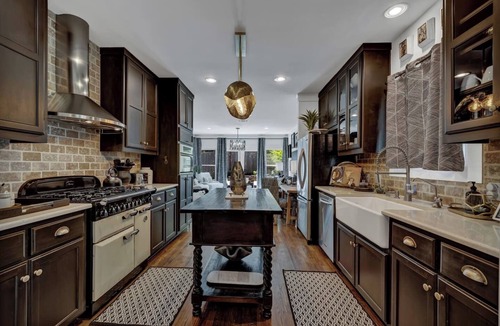 South River City House | Walk to South Congress | Austin Luxury | Hot Tub