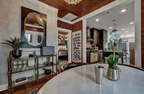 South River City House | Walk to South Congress | Austin Luxury | Hot Tub