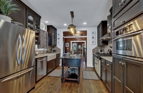 South River City House | Walk to South Congress | Austin Luxury | Hot Tub
