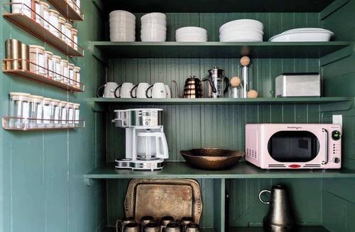Fayetteville House | Walk to Square in Fayetteville | Chic w/Fire Pit