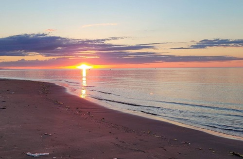 York Cottage | Walk to Stanhope Beach from our private 2 bedroom well equipped cottage.