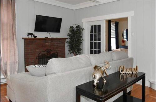 Watkins Glen Apartment | Walk to State park, 6bed,Hot tub & Game room