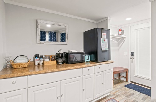 Watkins Glen House | Walk to state park, 6bed,Hot tub