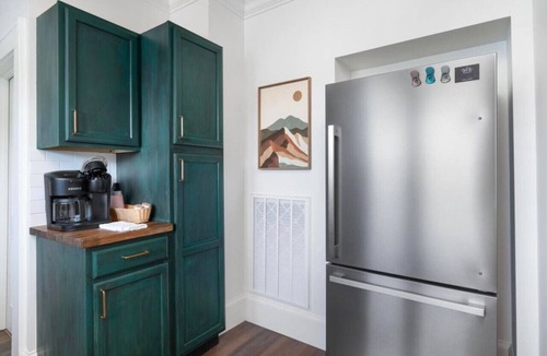 Bristol House | Walk to State Street - Remodeled Home