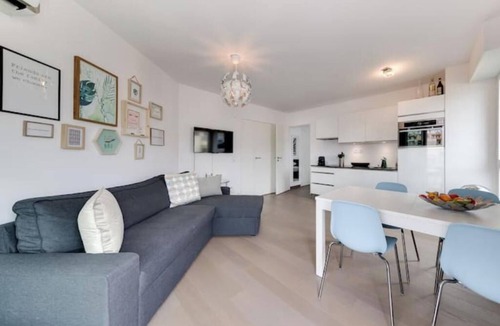 Roquebrune-Cap-Martin Villa | WALK TO THE OCEAN, stylish large 2BR with balcony