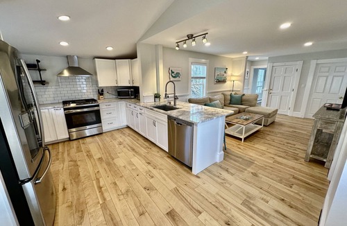 Manchester-by-the-Sea House | Walk to town/beach/pickleball courts; cozy & clean