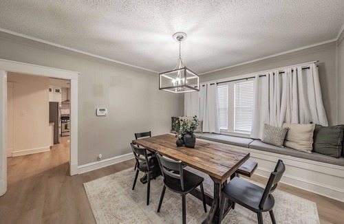 Fort Worth House | Walk To TCU -2 King Beds-Sleeps 6-As Close As You Can Get