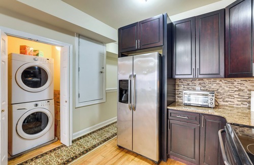 North Philadelphia West Apartment | Walk to Temple Campus! Updated Philly Rowhouse