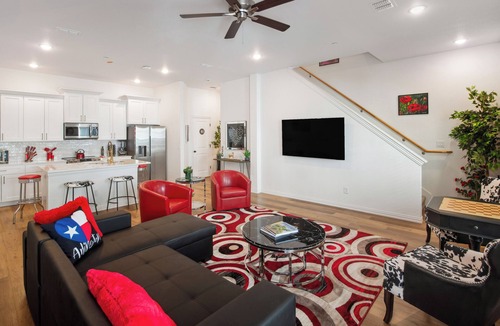 Arlington House | Walk to the Arlington Grand Prix from the new Luxurious Condo w/Premium Amenities! Rooftop Retreat w views of stadiums, private garage & gated entry. Book Now to stay at the New Ruby Lux Skyline Retreat!