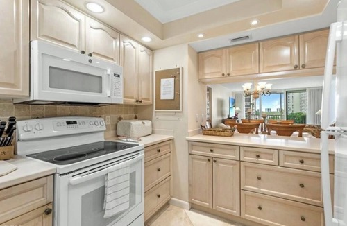 Vanderbilt Beach Condo | Walk to the beach! 2 Bedroom Condo