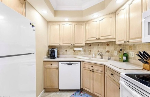 Vanderbilt Beach Condo | Walk to the beach! 2 Bedroom Condo