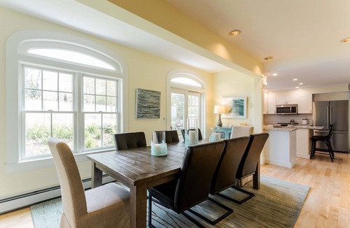 York Harbor Cottage | Walk to the beach - Beautiful home in York Harbor!