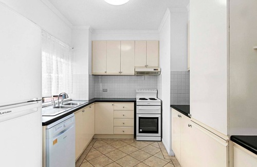 Pialba Apartment | Walk To The Beach in Pialba