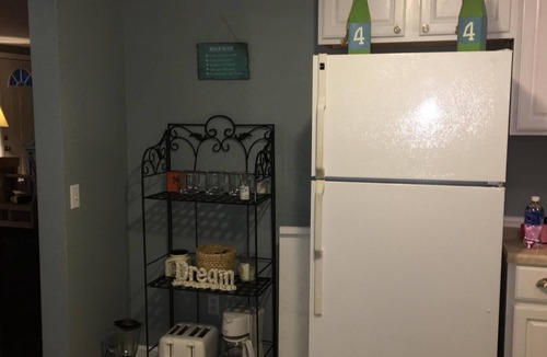 West Hyannisport House | Walk to the Beach!