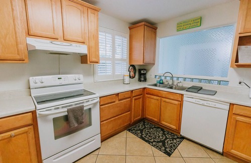 Biloxi House | Walk to the BEACH and close to DOWNTOWN - the perfect location! The Main Suite