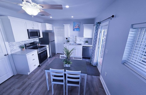 Sarasota House | Walk to the Beach