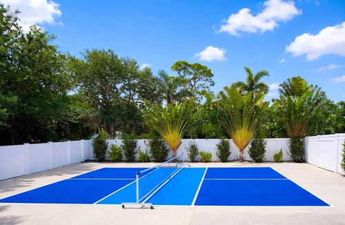 Sarasota House | Walk to the Beach
