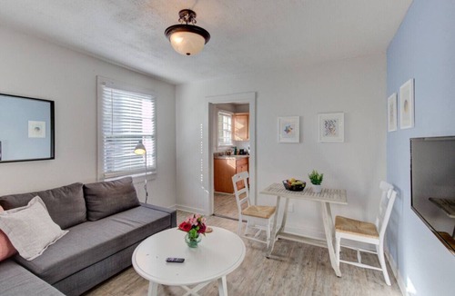 Midtown Apartment | Walk to the best of Midtown! Charming Cottage
