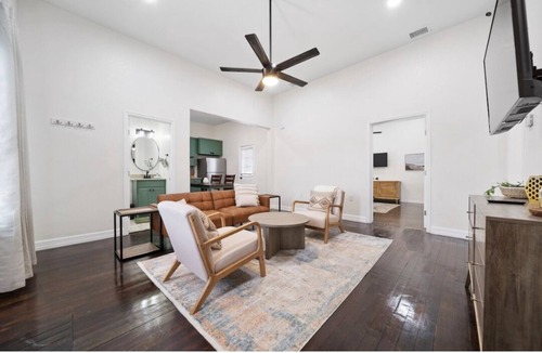 Mahncke Park House | Walk to the Botanical Garden from This Cozy 2BR