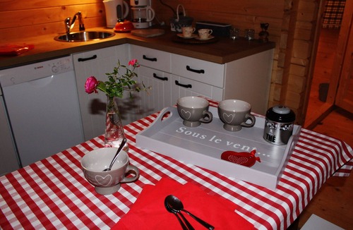 Le Tilleul Ski Chalet | Walk to the famous cliffs of Etretat