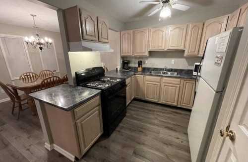 Gilbertsville Villa | Walk to the Marina, Prime Location, Easy Access