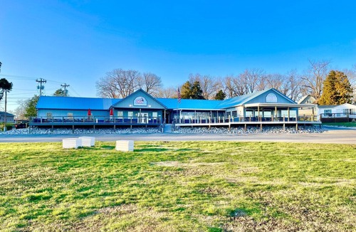 Gilbertsville Villa | Walk to the Marina, Prime Location, Easy Access