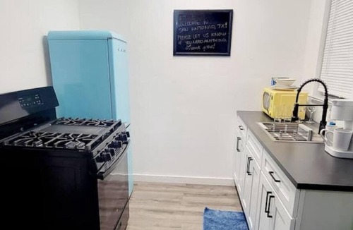 Tobin Hill House | Walk to The Pearl! Private Backyard for Pets!