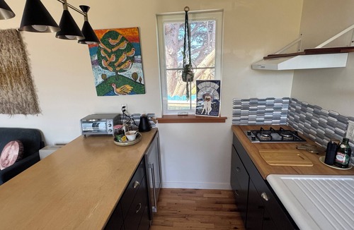 Arcata House | Walk to the Redwoods in charming Arcata