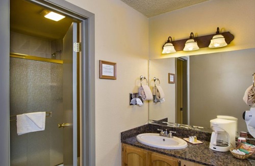 South Lake Tahoe House | Walk to the Shops! Beach Access + Free Parking