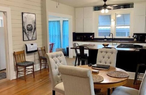 Georgetown House | Walk to The Square & SU—Live the Old Town Life!