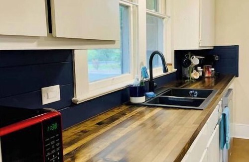 Georgetown House | Walk to The Square & SU—Live the Old Town Life!