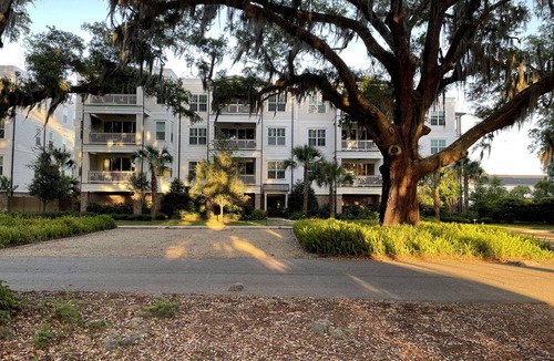 Epworth Acres Villa | Walk to the water … brand new LUXURY villa near St Simons Marina